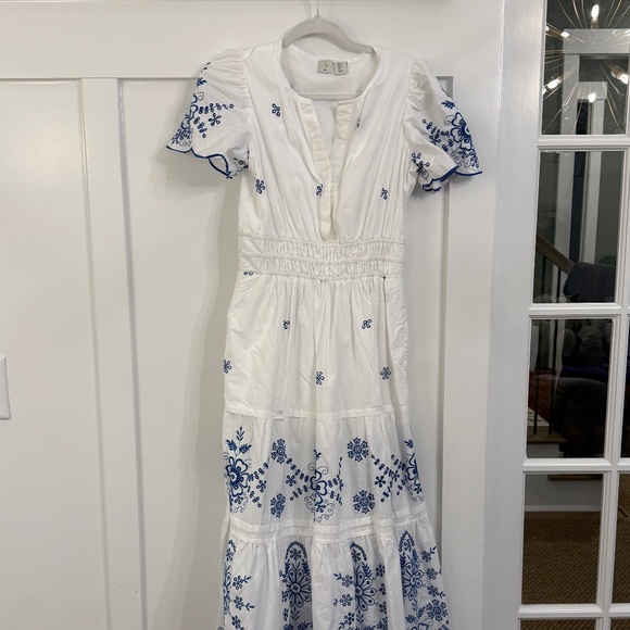 Joie Dresses & Skirts - Joie Dress, White with Blue Embroidery Size Small